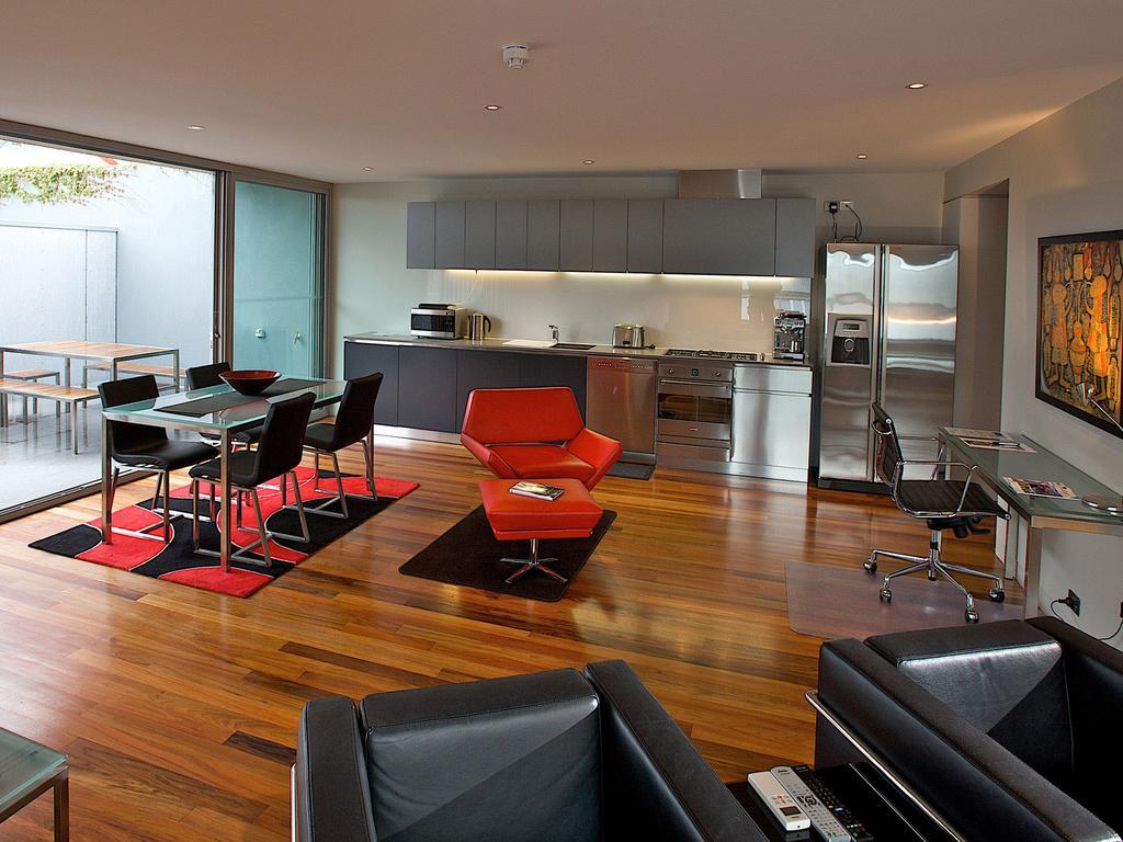 Sullivans Cove Apartments Гобарт Екстер'єр фото Interior of the house