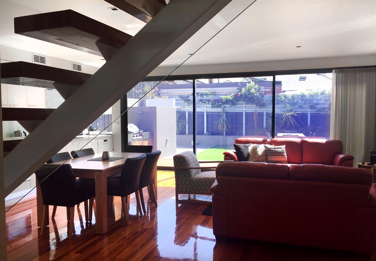 Sullivans Cove Apartments Гобарт Екстер'єр фото Interior of a house in the neighborhood